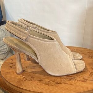 Vince  Quest Suede Slingback Sandals In Dune women's size 10